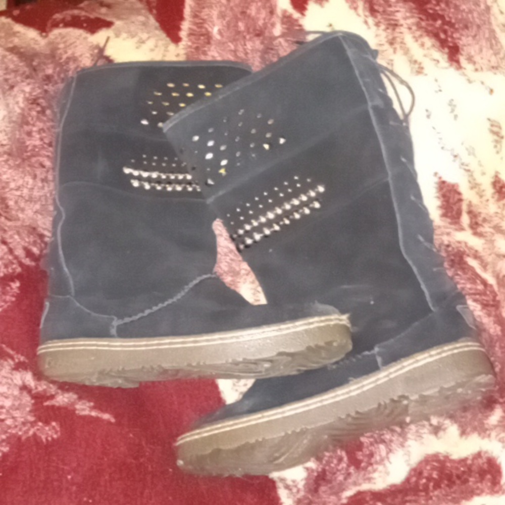 Black Suede Studded BearPaw Boots Size 9